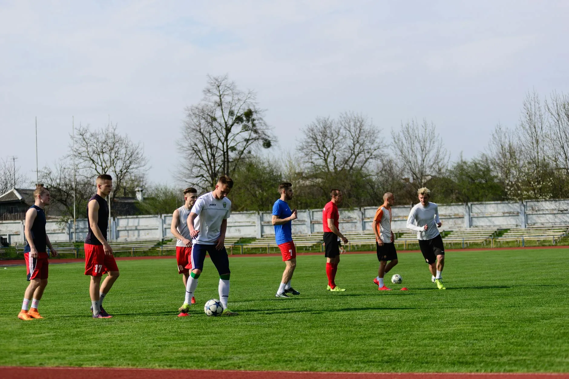 Players training outdoors ahead of an international fixture, evoking the buildup to Jürgen Klopp's and Xavi Hernández's first matches in charge of Germany and the Netherlands